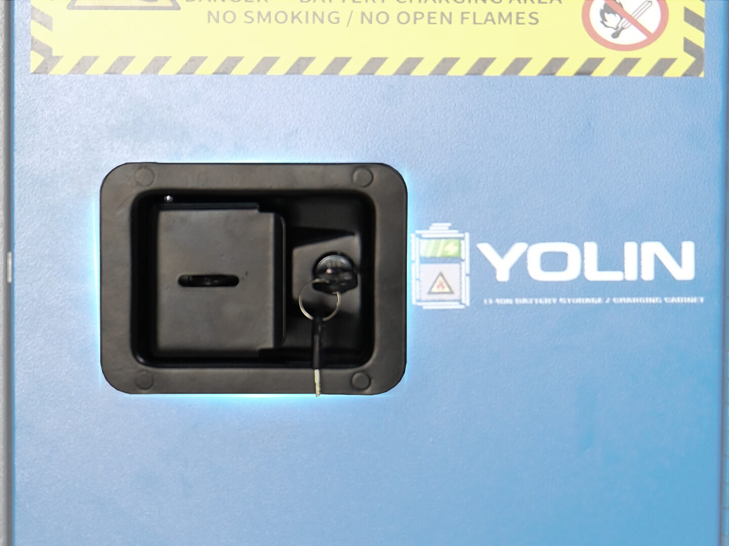 Dual-lock_attached_to_a_Yolin_Urban_battery_charging_cabinet
