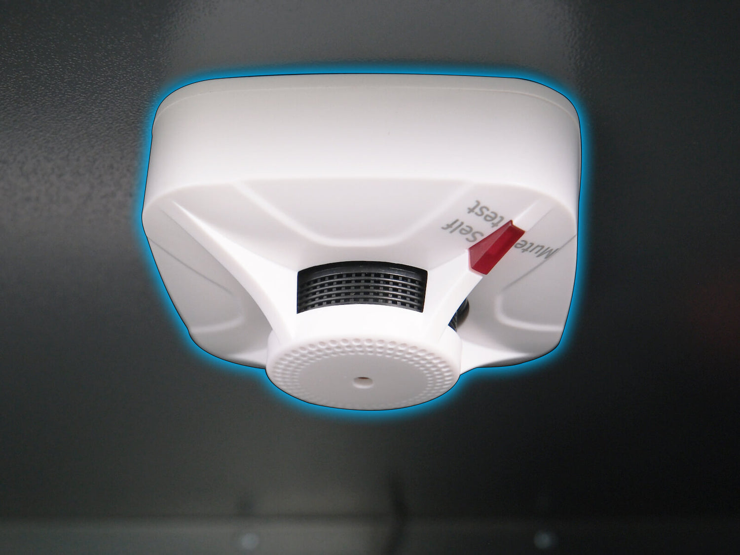 Smoke Detection inside Yolin Workshop battery charging cabinet