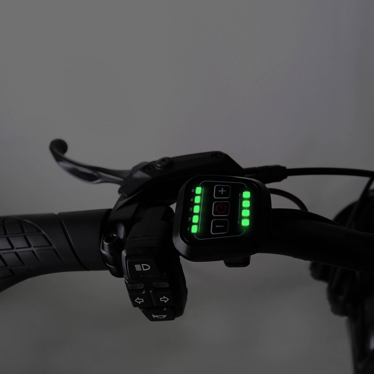 YL-75E LED dashboard showing power status and assist levels for simple e-bike controls.