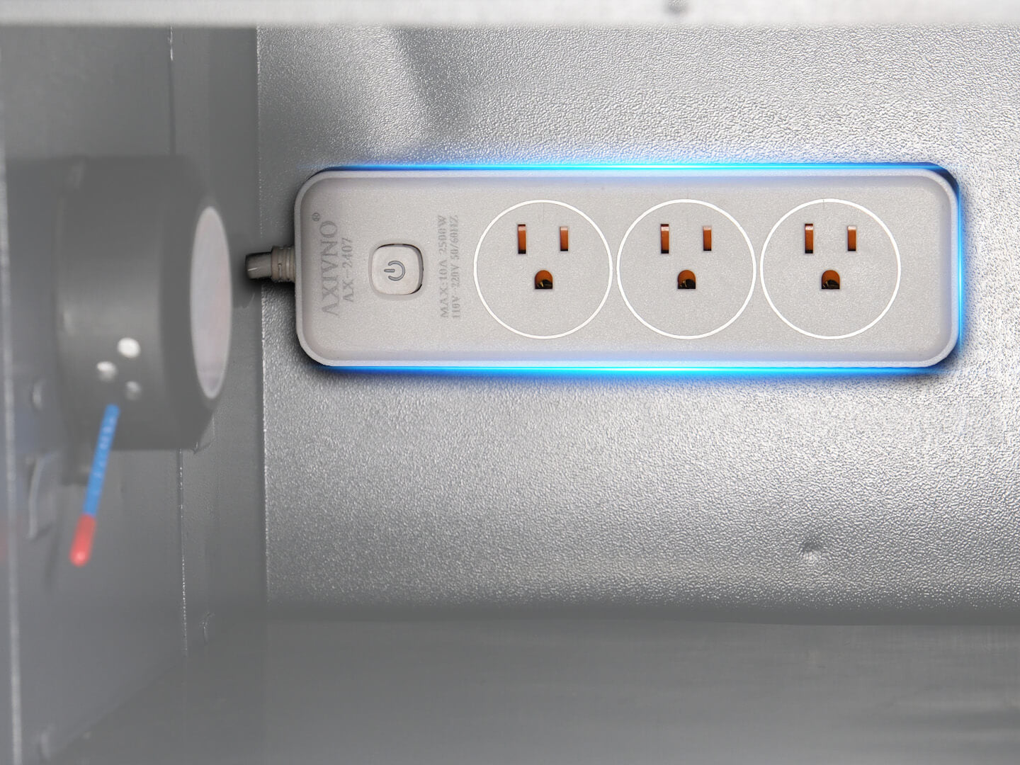 built-in_3-outlet_power_strip_attached_to_a_Yolin_Urban_battery_charging_cabinet