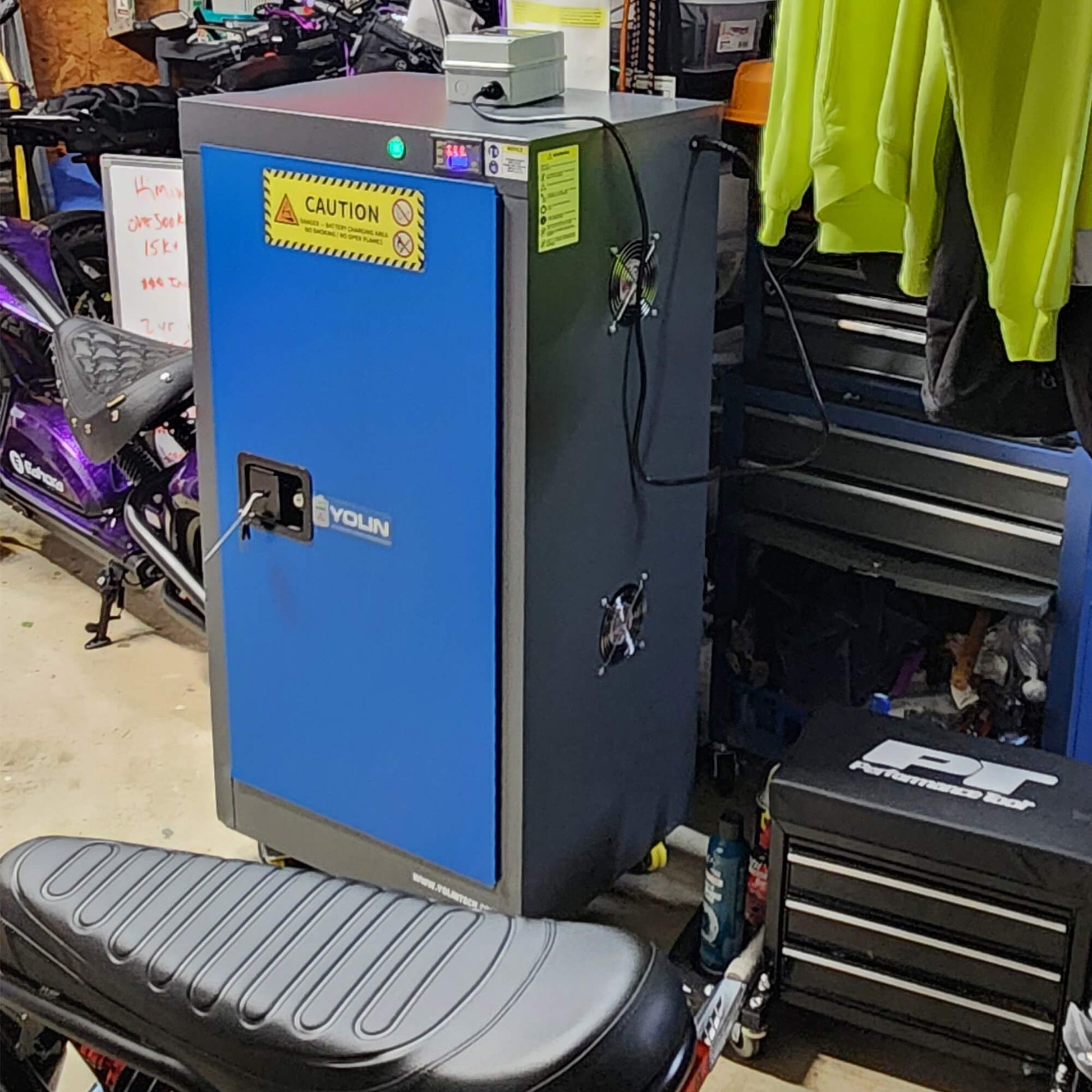 yolin-lithium-ion-battery-charging-cabinet-workshop-in-a-garage