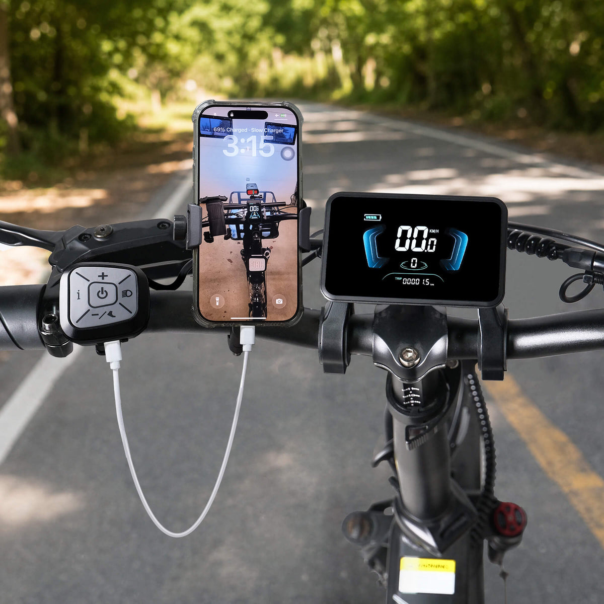 YL-81F-HD e-bike display with USB and Type-C charging ports